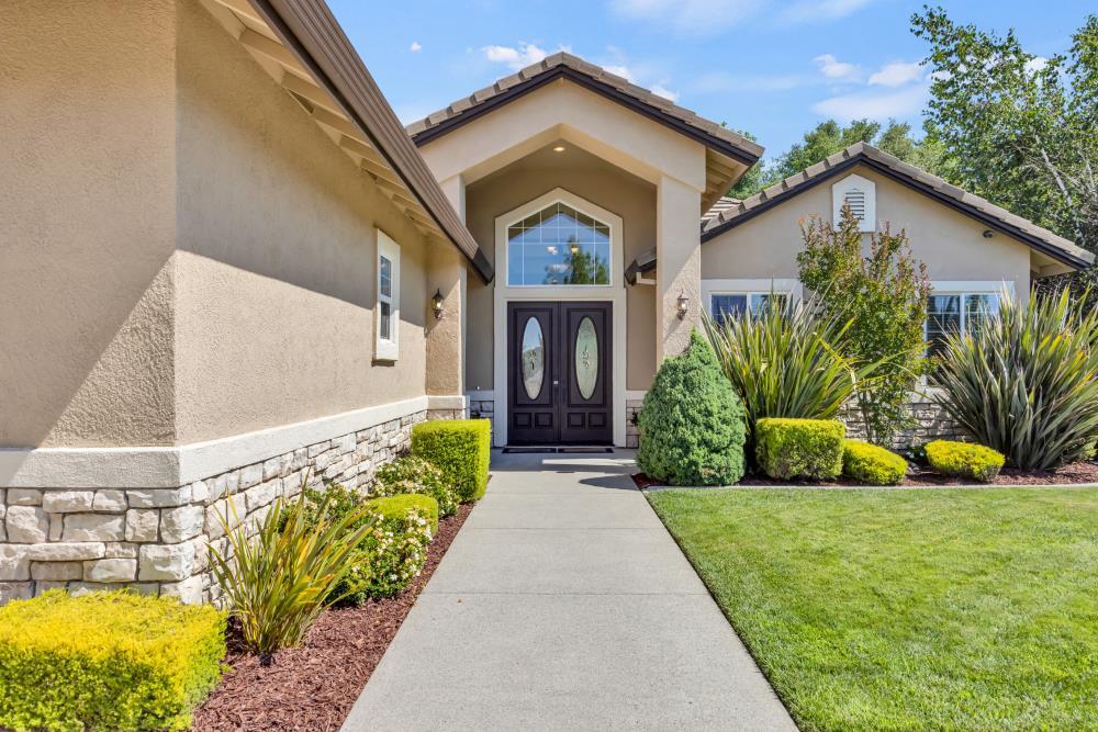 Property Photo: 3187 Weymouth Way CA 95672