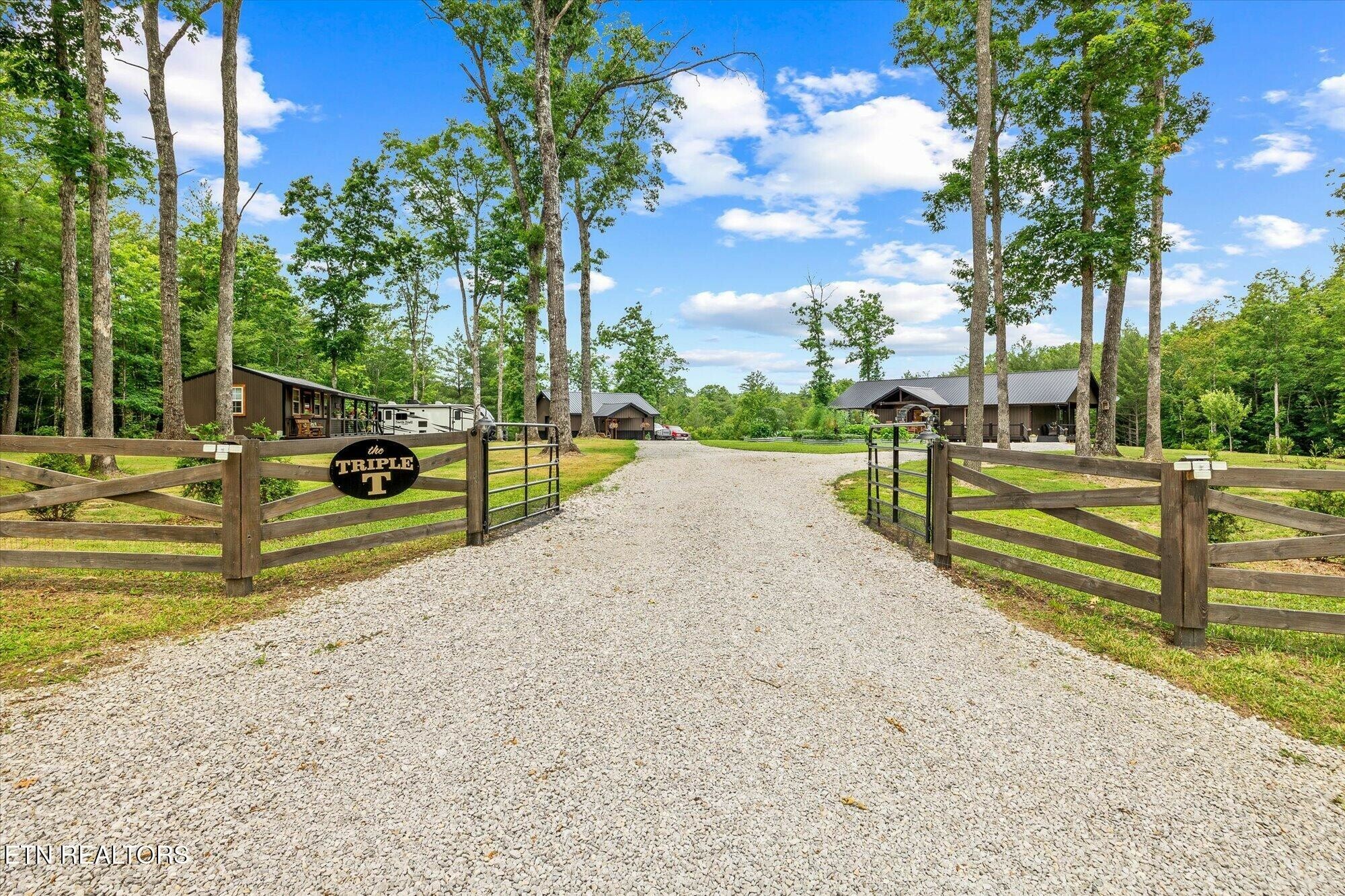 634 Cowboy Way Way  Jamestown TN 38556 photo