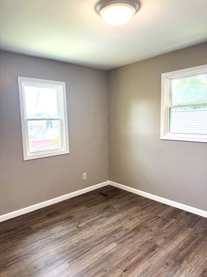 Property Photo: 505 Edison St W TN 37334