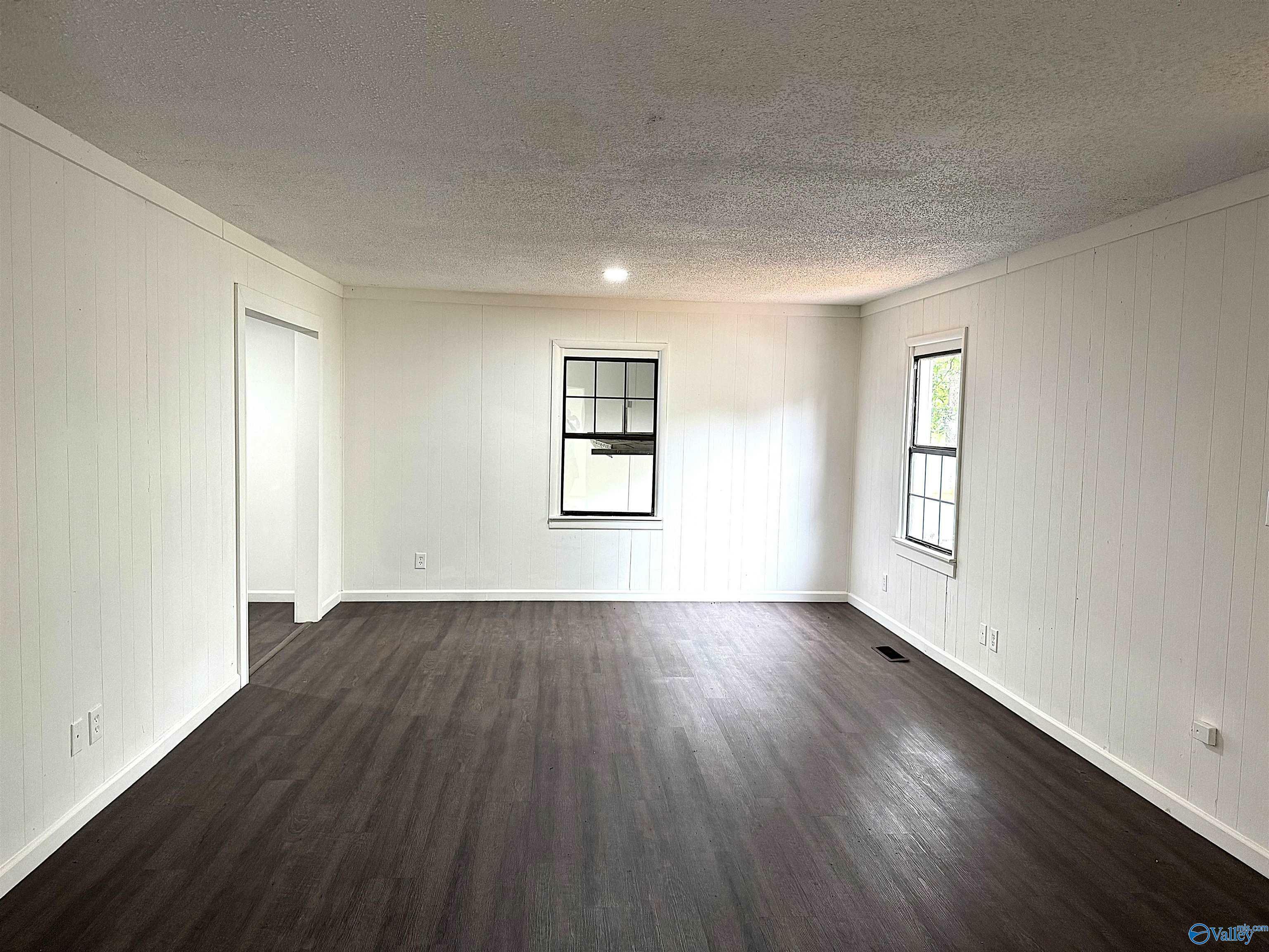 Property Photo: 606 8th Avenue SW AL 35954