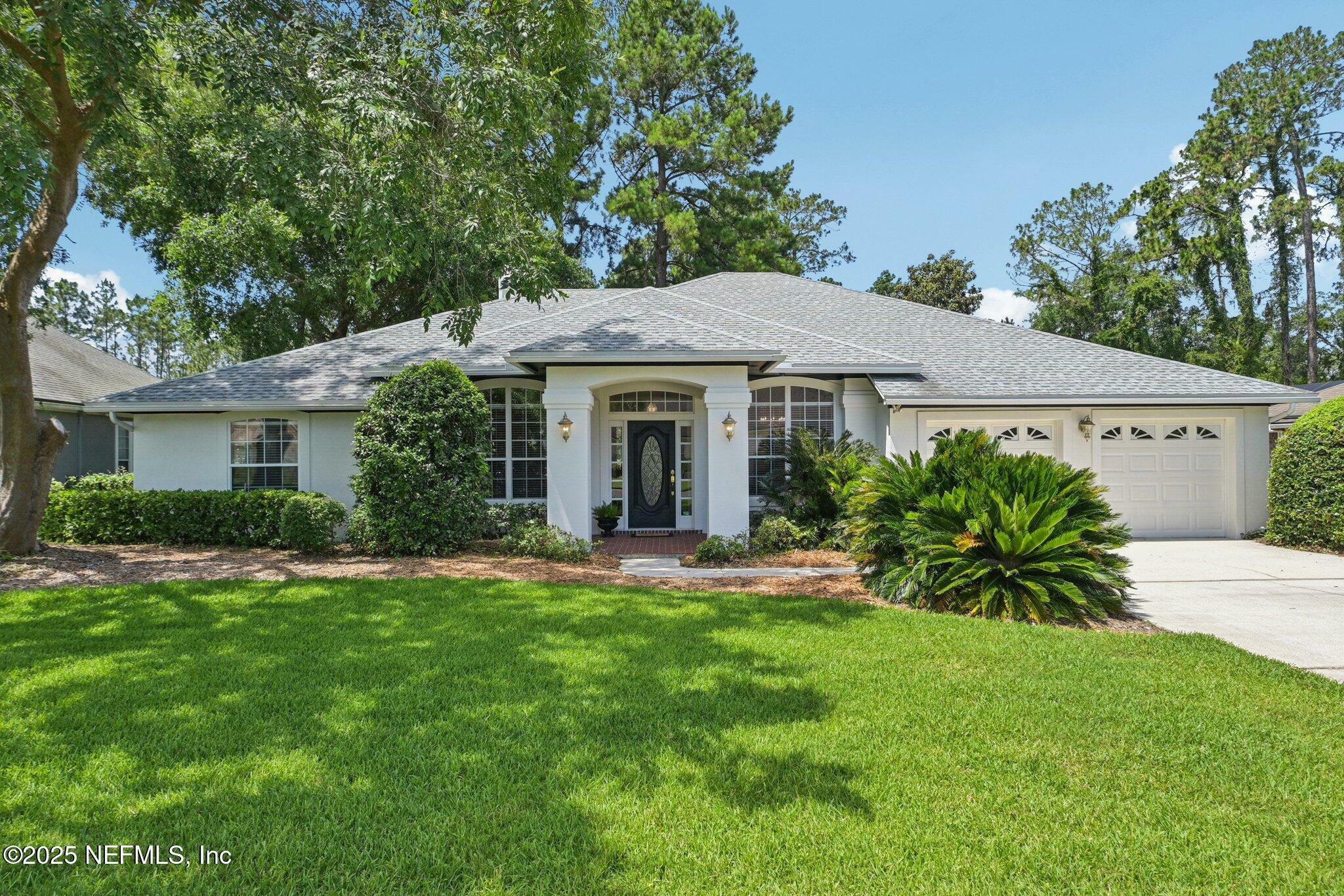 Property Photo: 1961 Woodlake Drive FL 32003