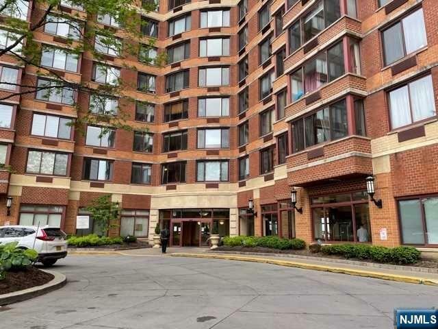 Property Photo:  100 Old Palisade Road 2710  NJ 07024 
