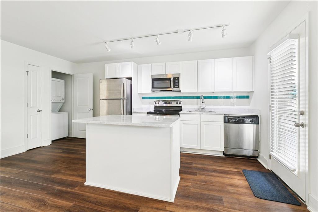 Property Photo: 2833 St Charles Avenue 19 LA 70115