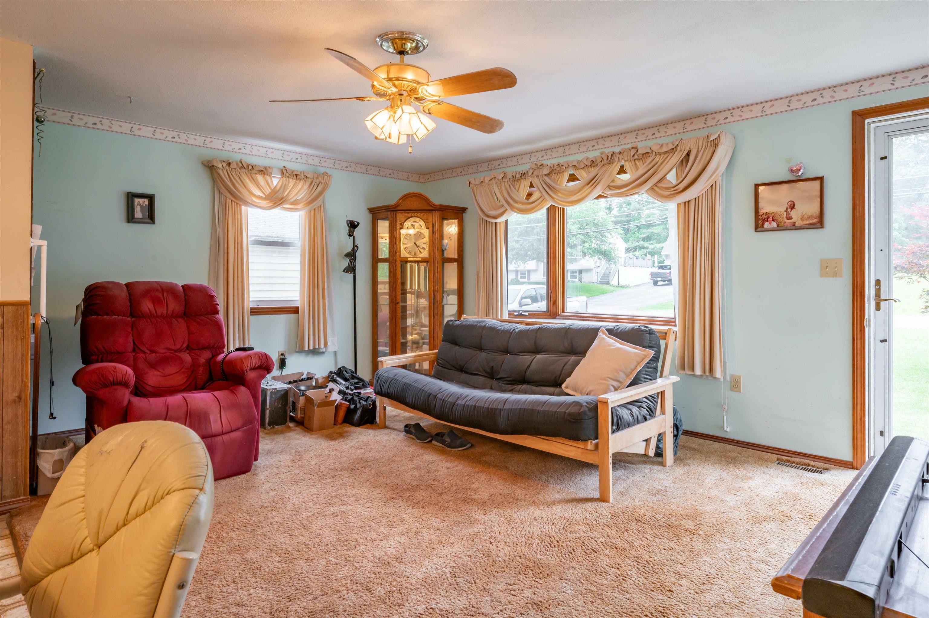 Property Photo: 7 Fairway Drive NH 03054