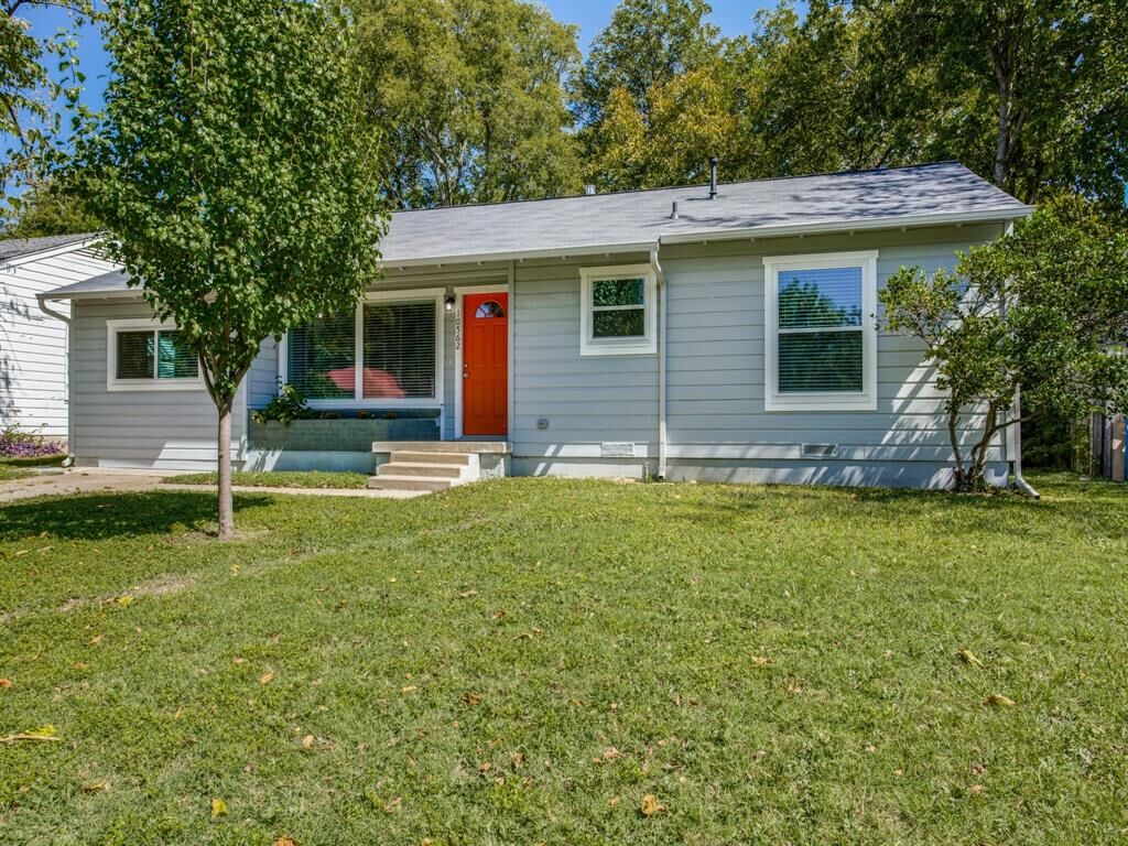 Property Photo: 10562 Andover Drive TX 75228