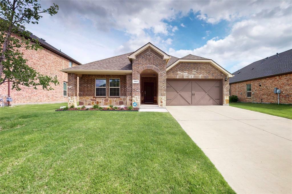 Property Photo: 1517 Estivella Drive TX 75068