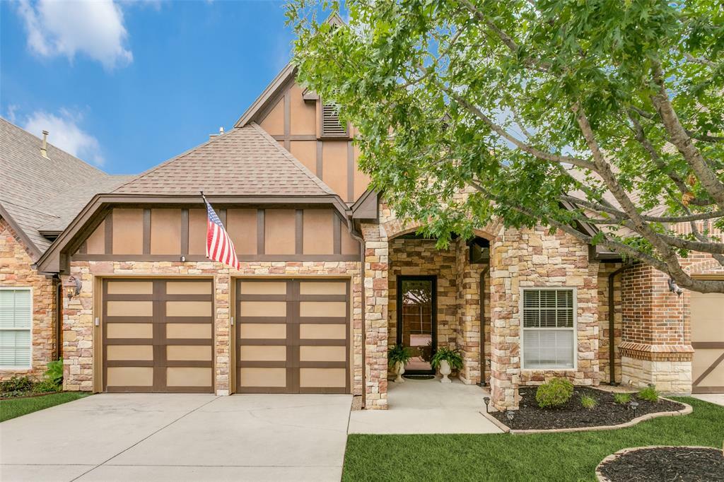 Property Photo: 223 Wood Street 201 TX 76051