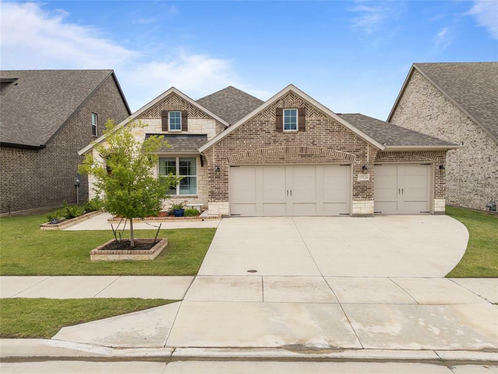 Property Photo: 15124 Devonne Drive TX 76008