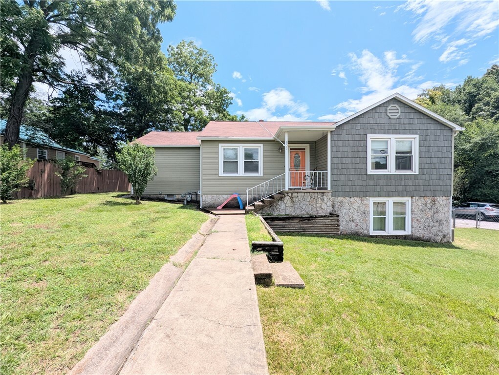 805 S Oak Street  Harrison AR 72601 photo