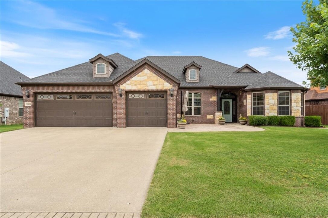 Property Photo:  4302 SW Hollowbrook Street  AR 72713 