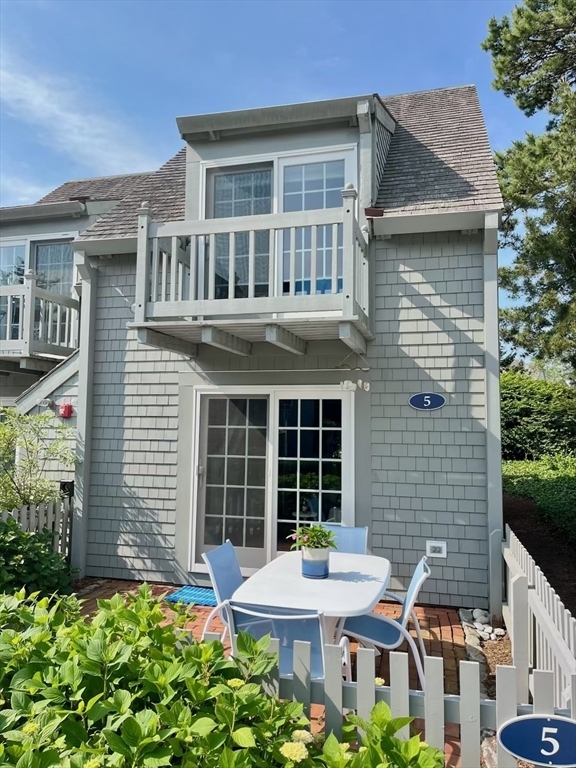 Property Photo:  5 Hydrangea Ln 5  MA 02649 