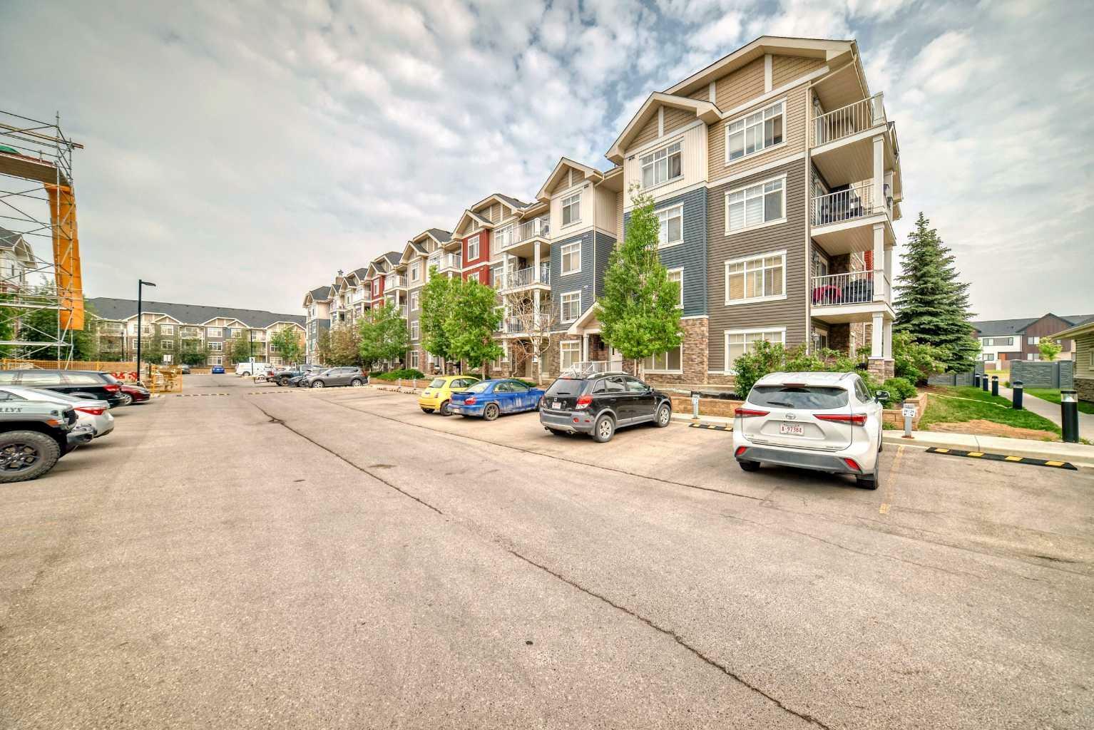Property Photo: 155 Skyview Ranch Way NE 4114 AB T3N 0L6