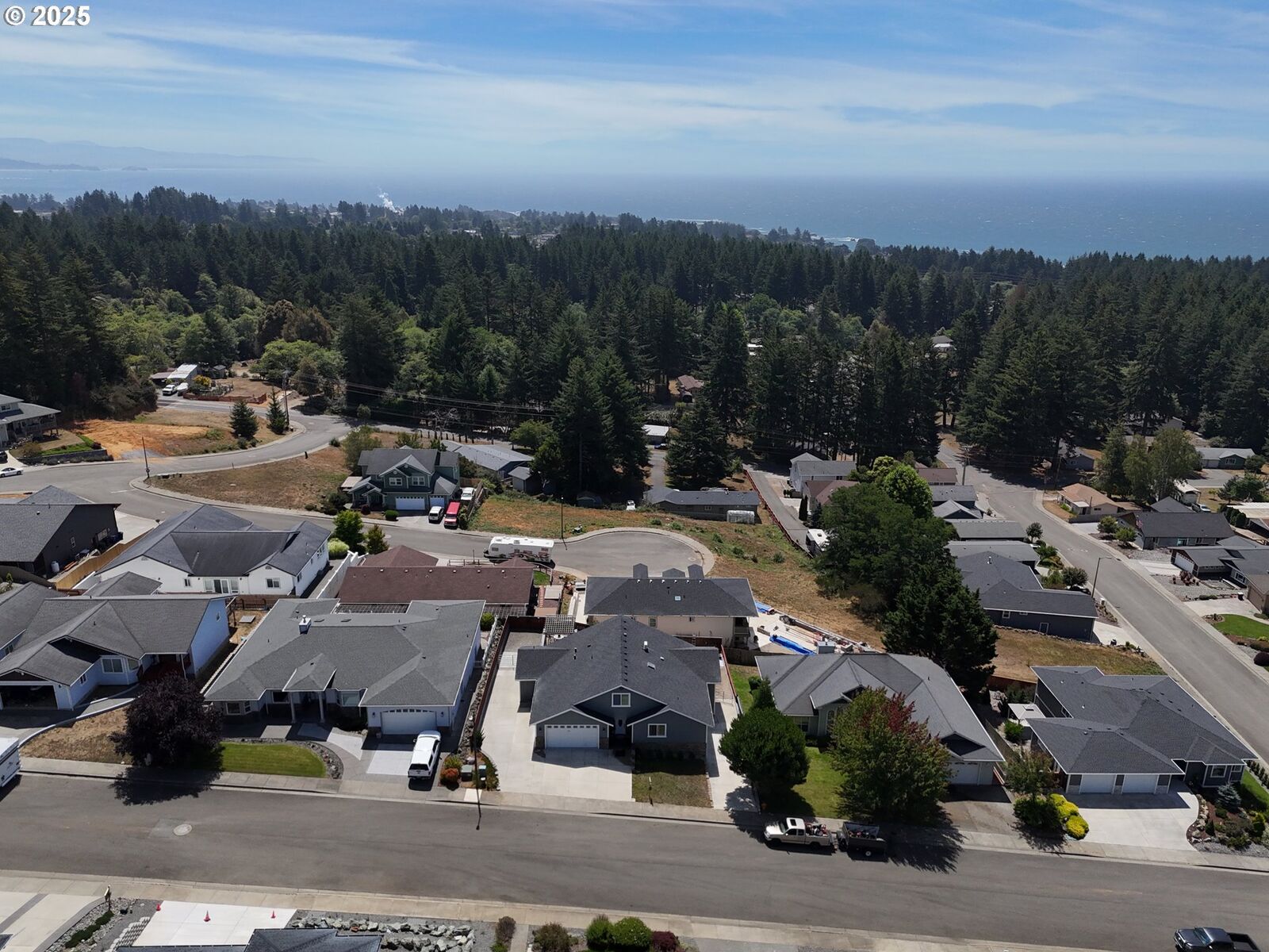 Property Photo: 7175 Vista Ridge Dr OR 97415