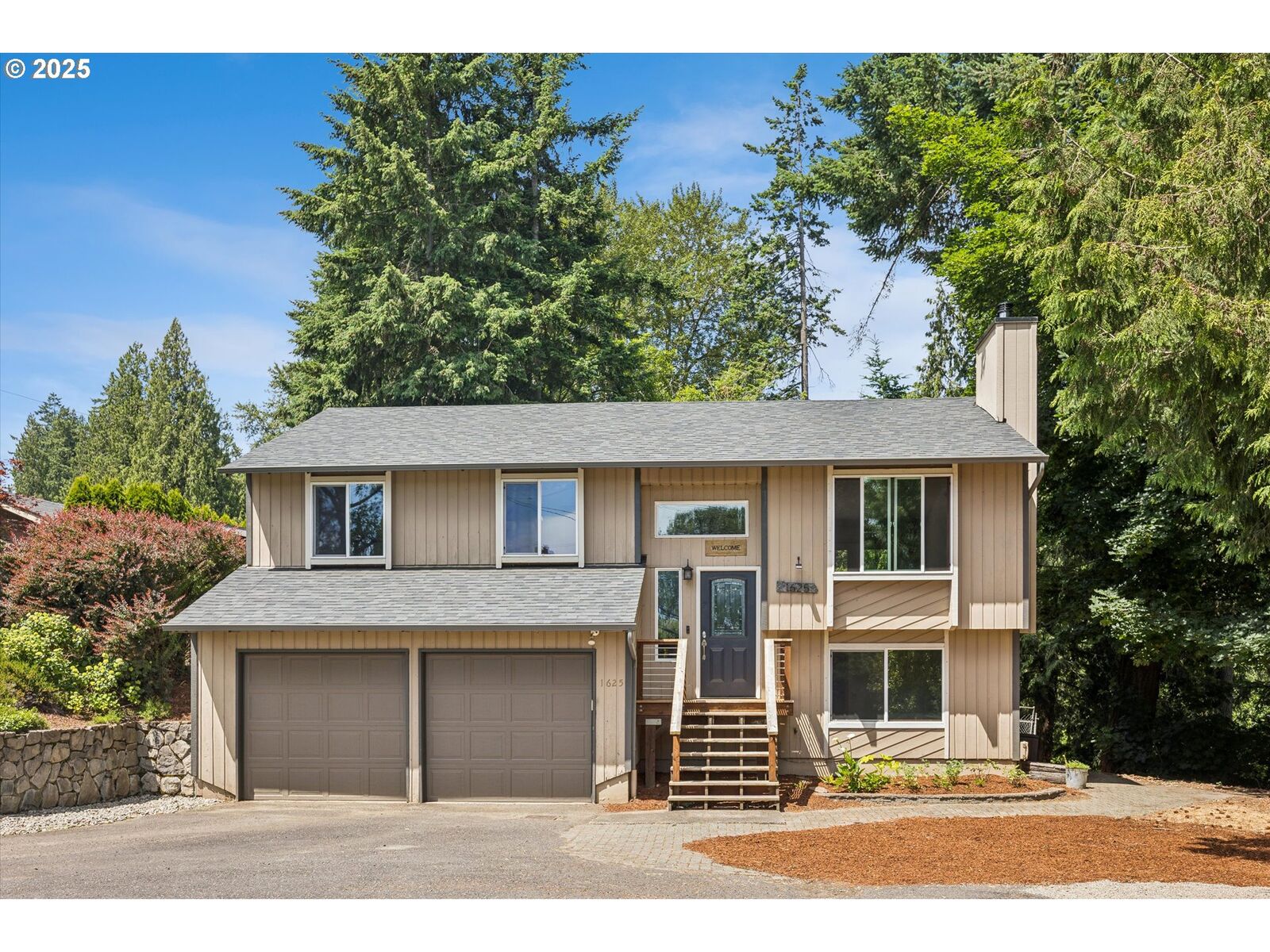 Property Photo: 1625 SE Regner Rd OR 97080