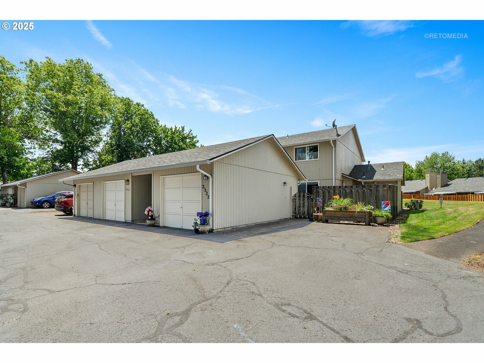 Property Photo: 2335 SE Dove St OR 97123