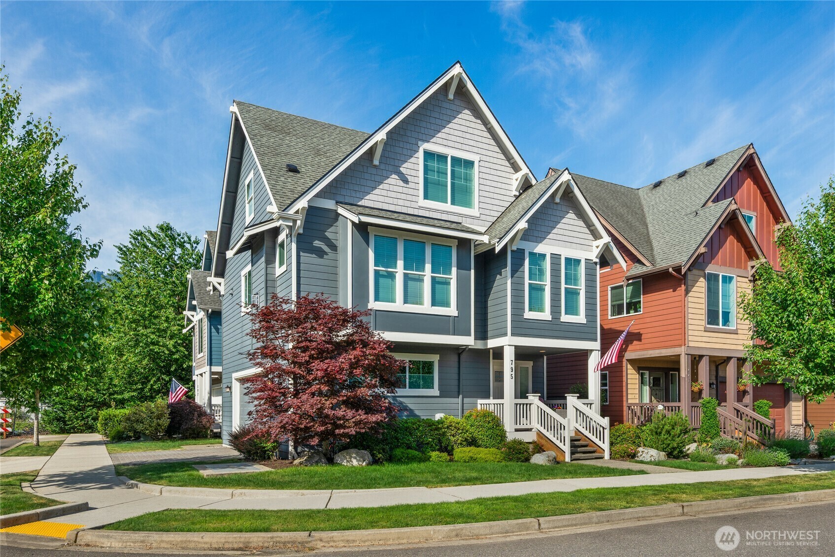Property Photo: 795 NE 2nd Street WA 98045