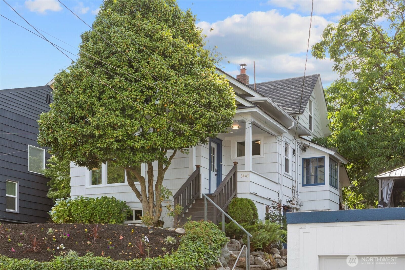 3443  21st Avenue W  Seattle WA 98199 photo