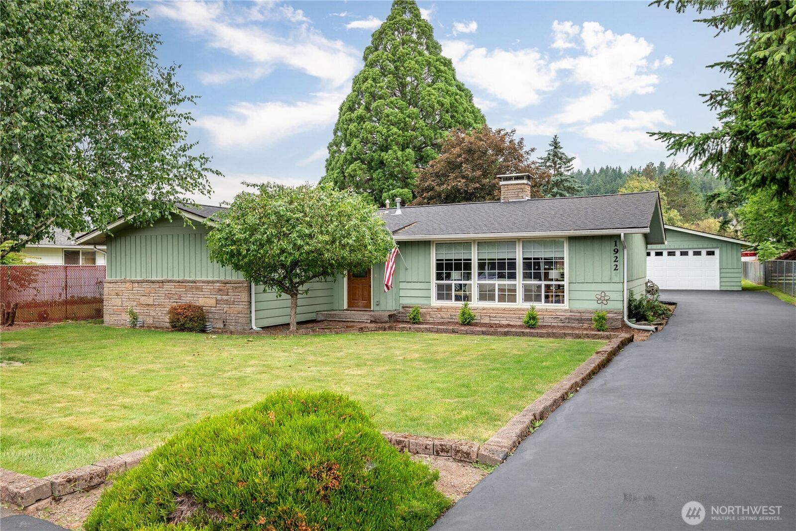 Property Photo:  1922 SW Snively Avenue  WA 98532 