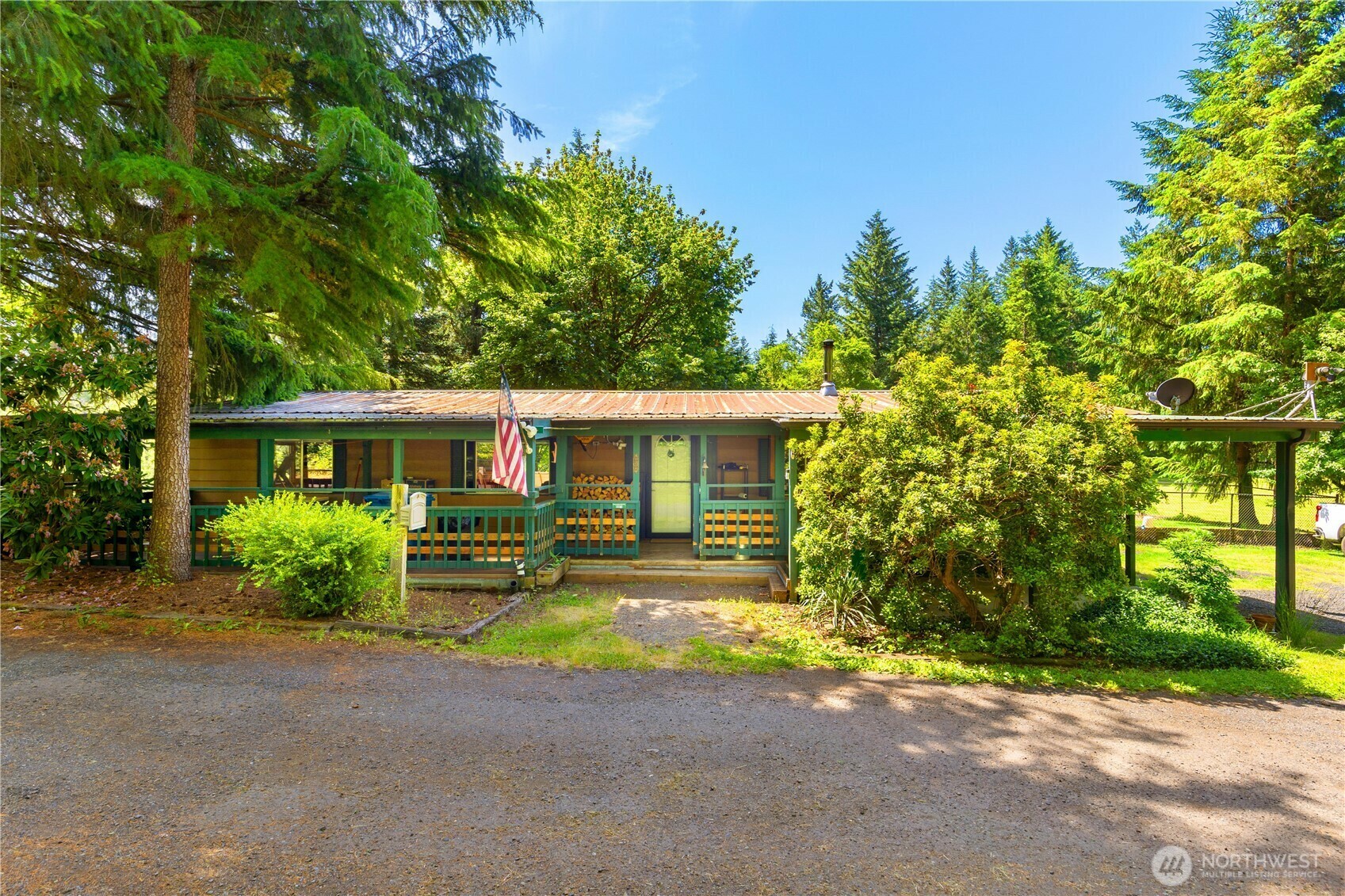 Property Photo: 20005 232nd Avenue SE WA 98038