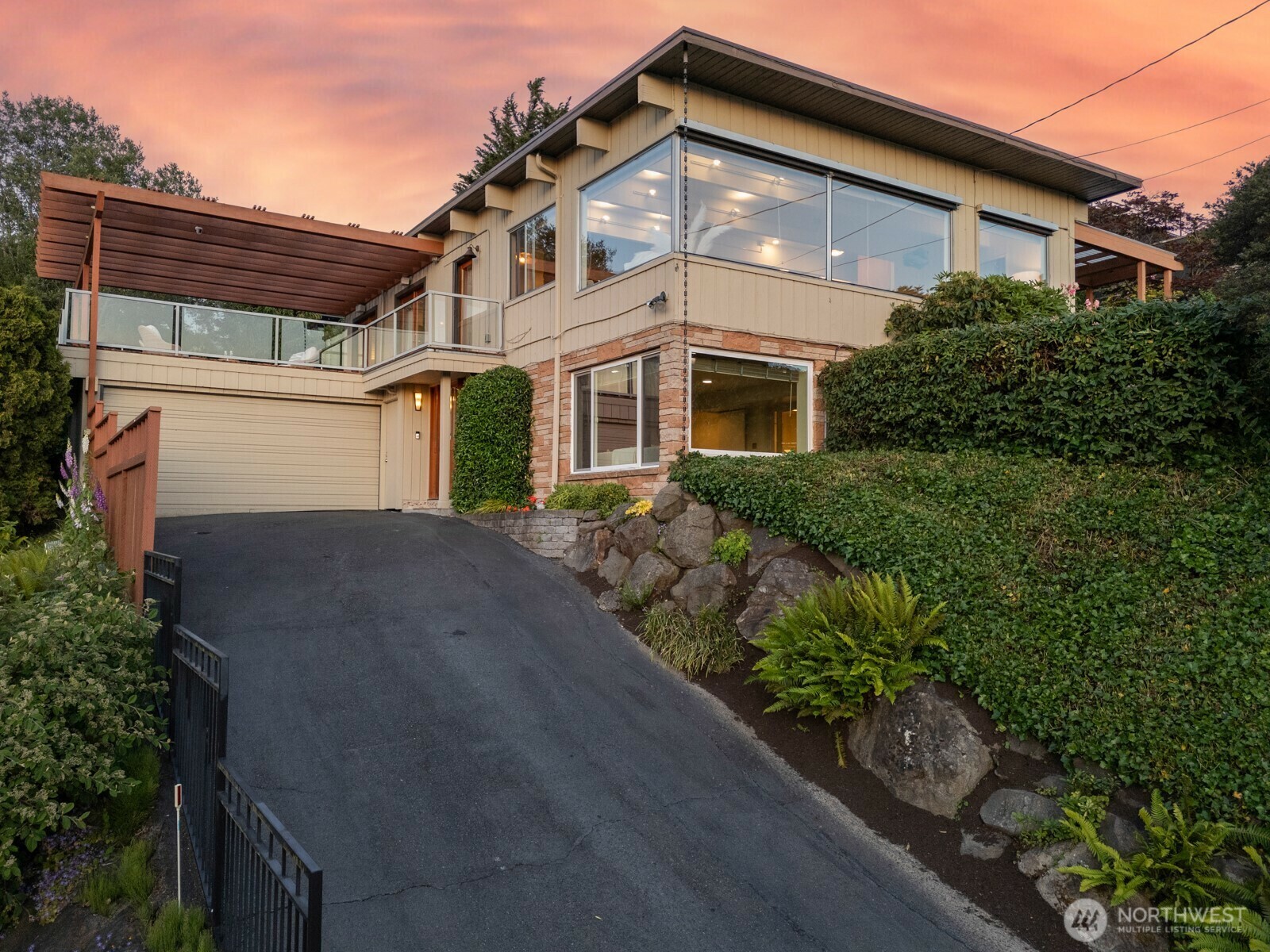 Property Photo: 6520 37th Avenue NW WA 98117