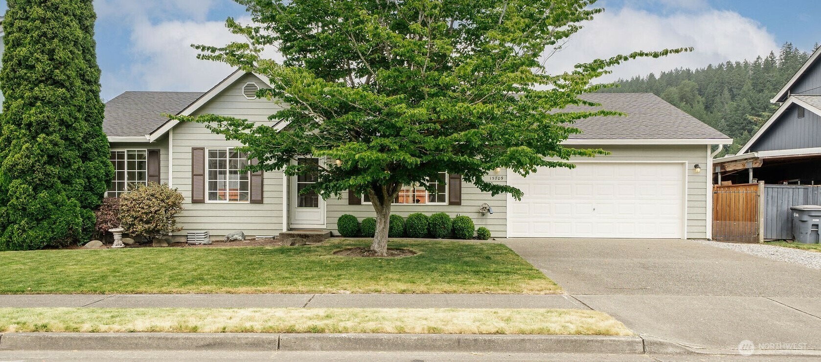 Property Photo: 15709 53rd Street Ct E WA 98390