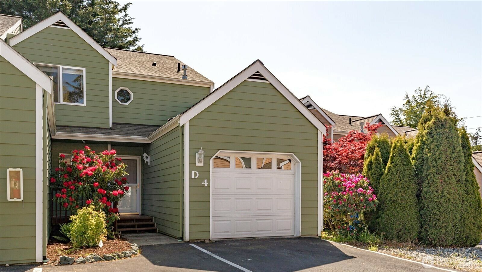 Property Photo: 1250 SW Heller Street D4 WA 98277