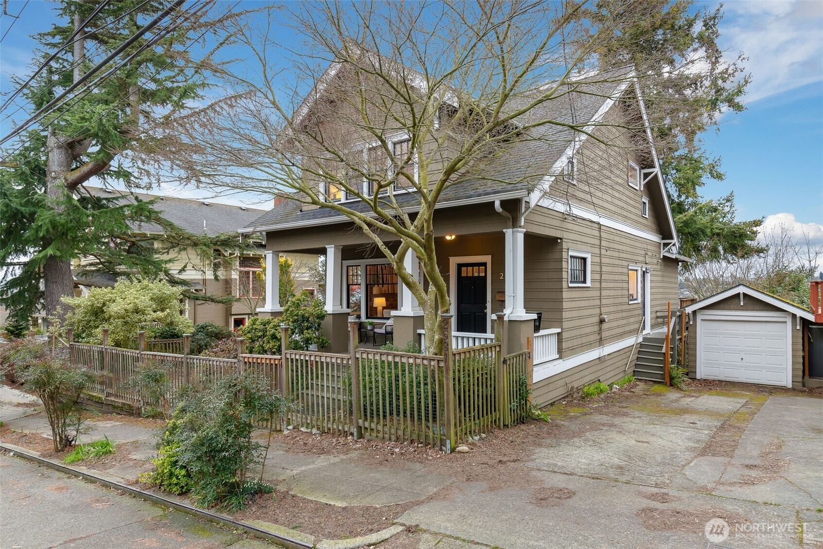 Property Photo:  2531  11th Avenue W  WA 98119 