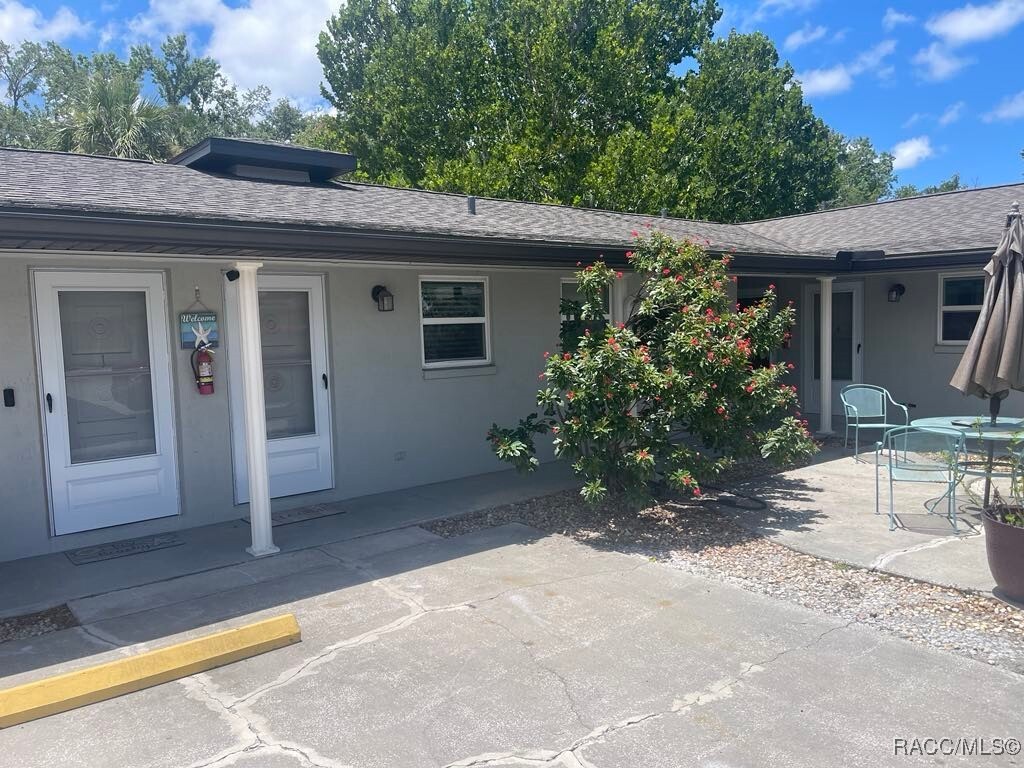 Property Photo: 1412 SE Paradise Avenue 2 FL 34429