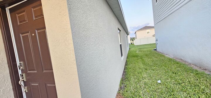 Property Photo:  221 Acorn Road  FL 33844 