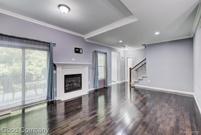 Property Photo:  1724 Barrington Court  MI 48360 