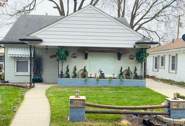 24101 Carlysle Street  Dearborn MI 48124 photo