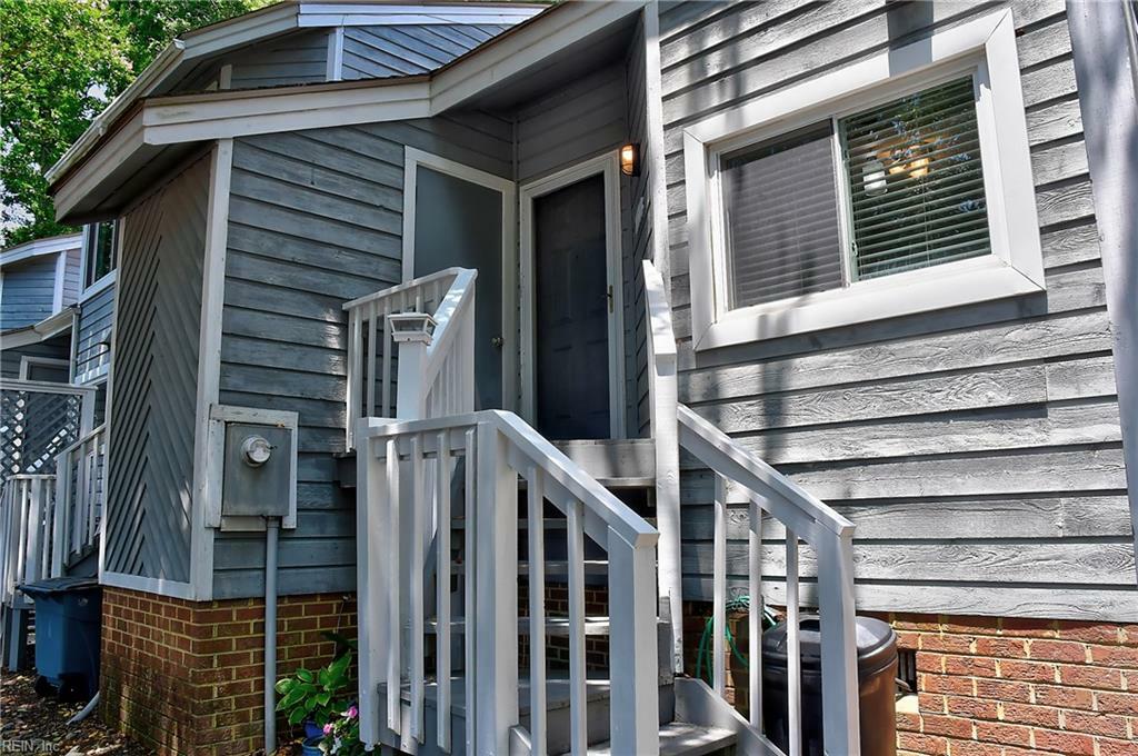 Property Photo: 1118 Glengarry Way VA 23451