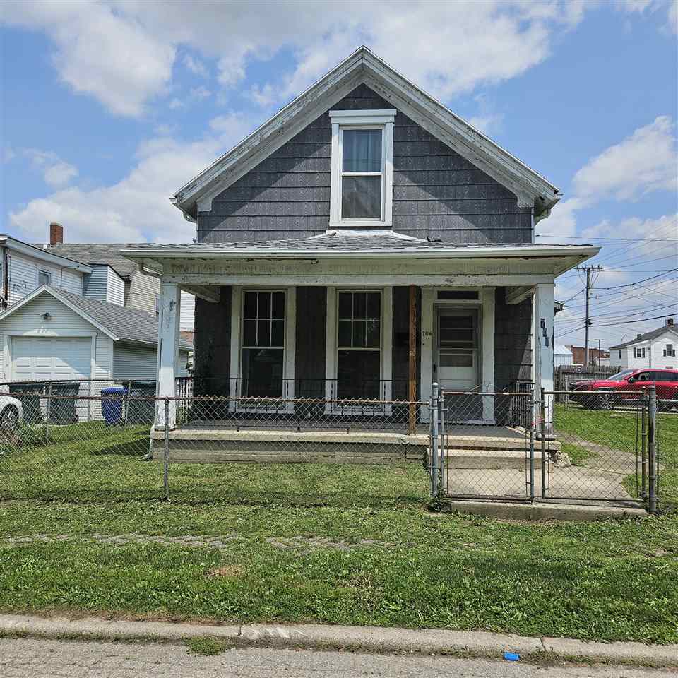 Property Photo: 706 S B Street IN 47374