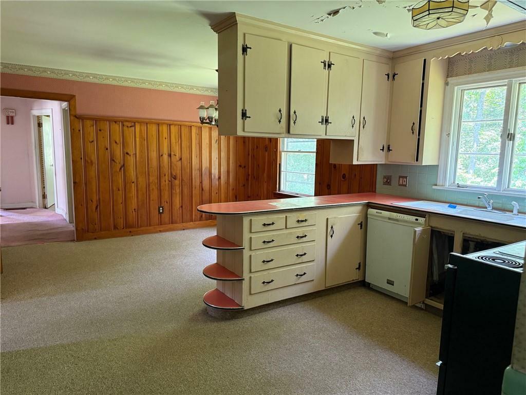 Property Photo: 5 Pleasant View Circle RI 02828