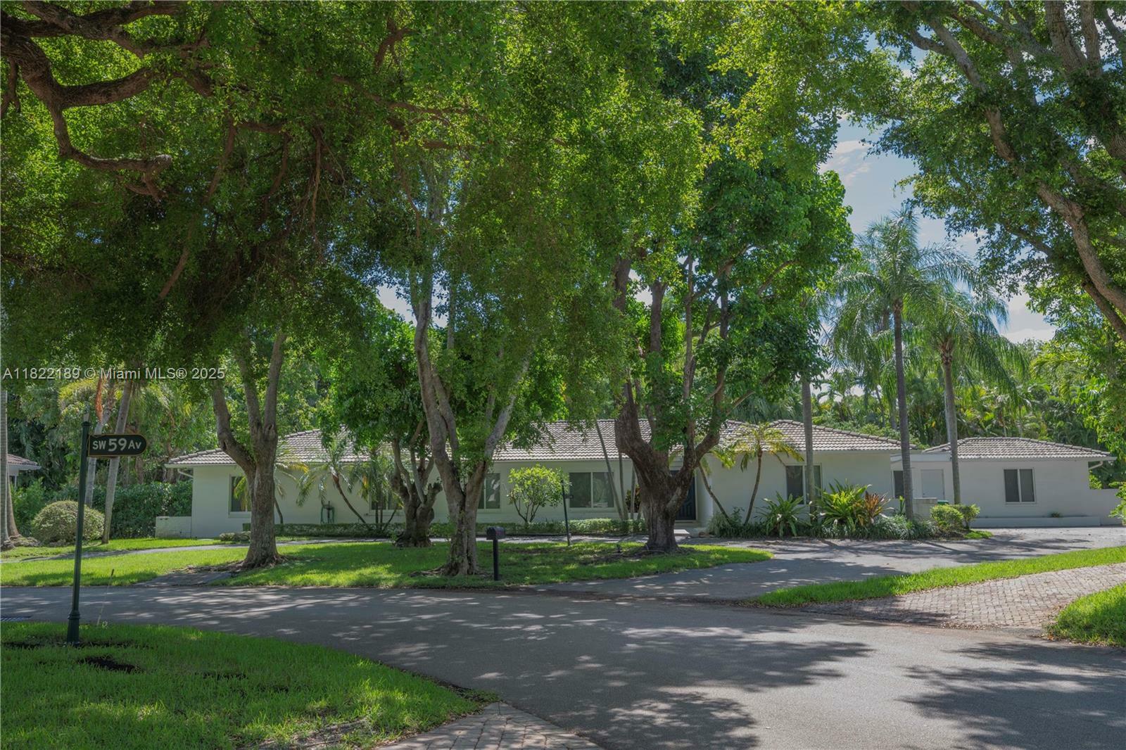 13200 SW 59th Ave  Pinecrest FL 33156 photo