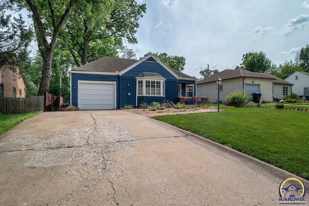 Property Photo: 3327 SW Huntoon St KS 66604
