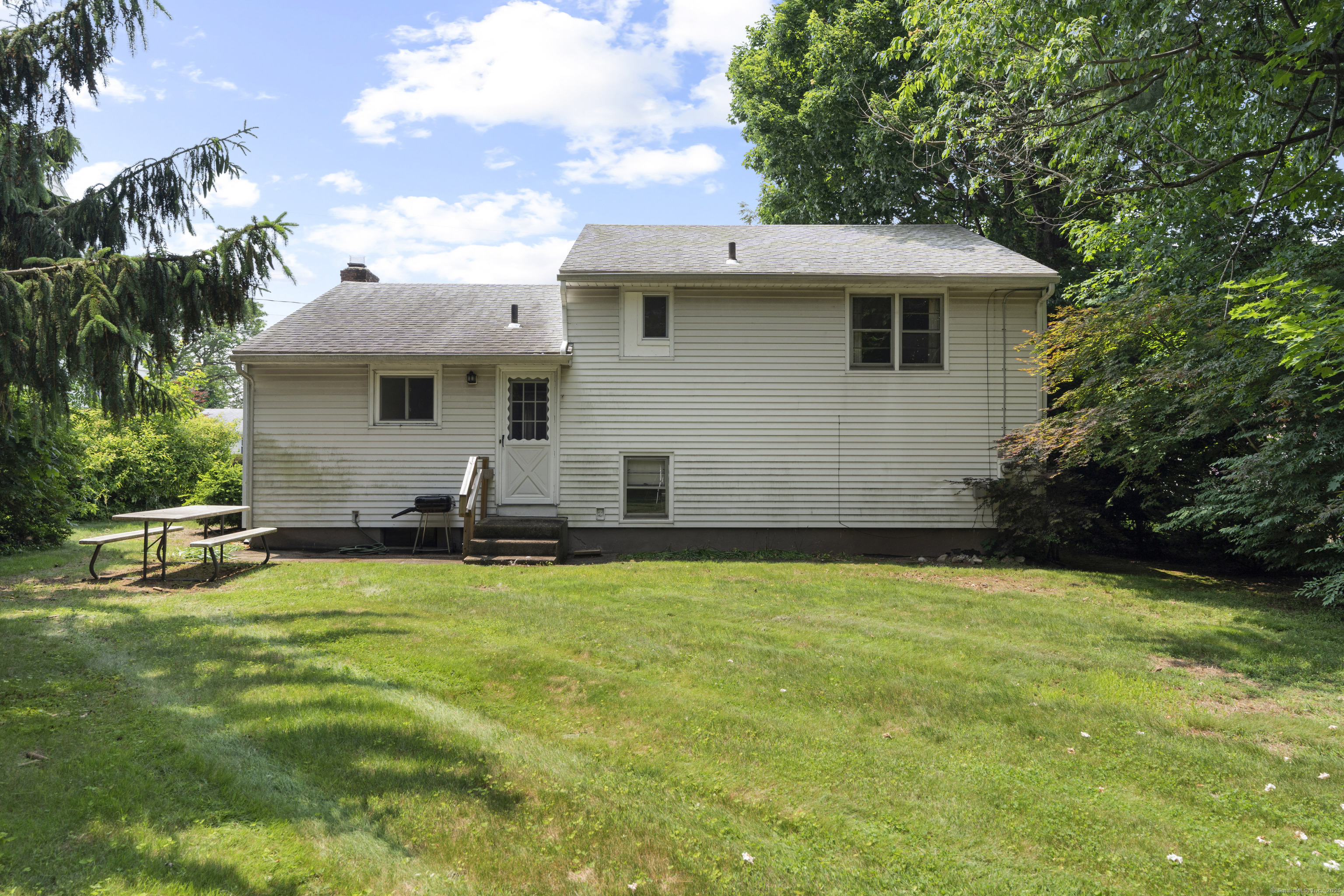 Property Photo: 26 Caroldon Road CT 06457