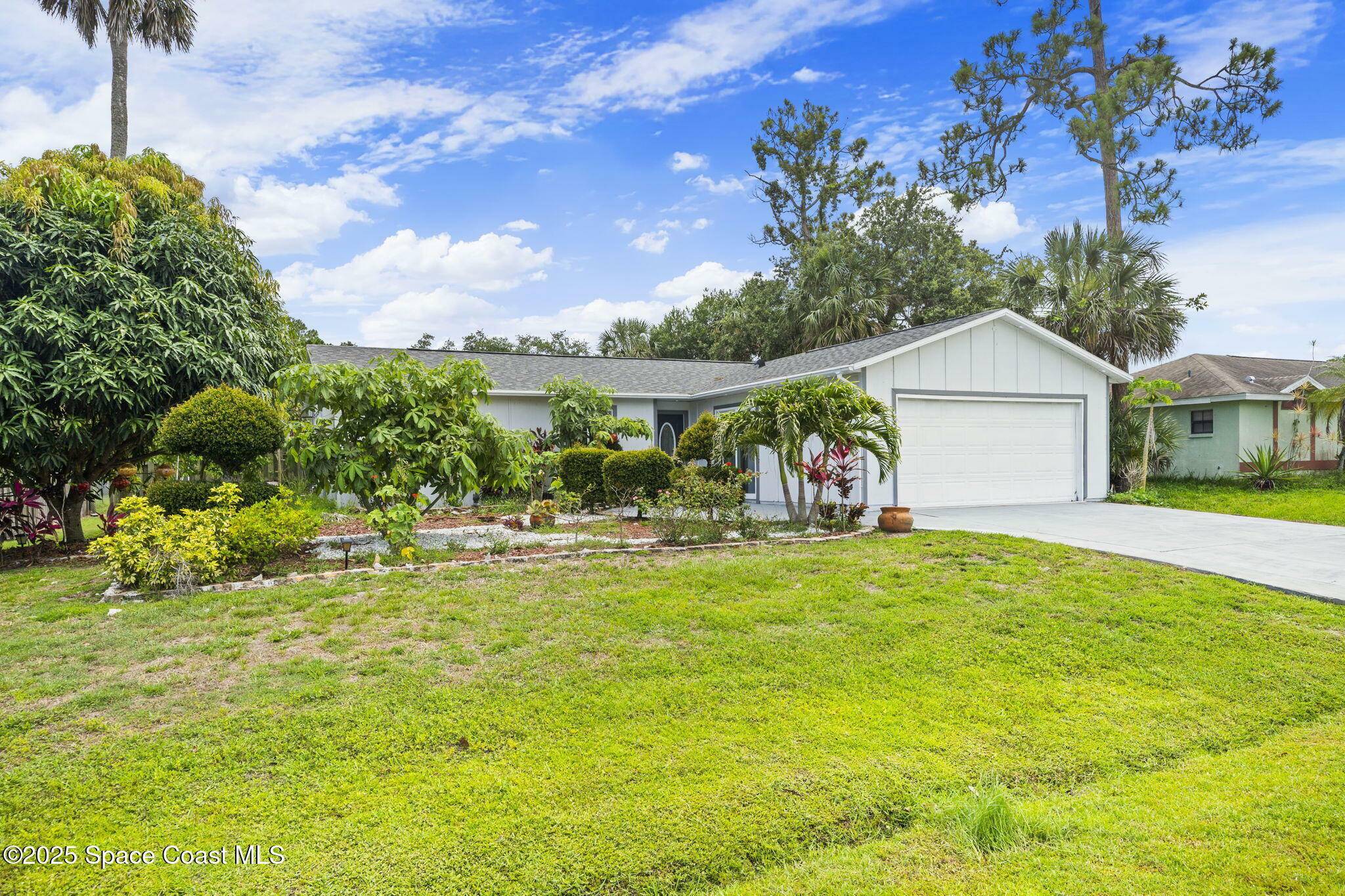 Property Photo: 458 Stendal Road NW FL 32907