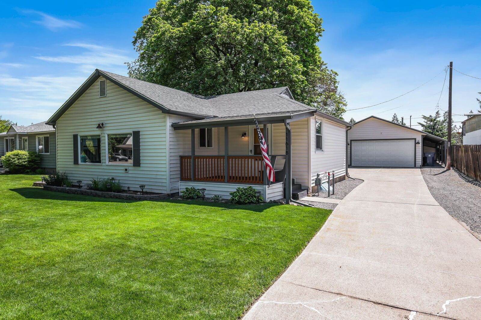 Property Photo:  11618 E Empire Ave  WA 99206 