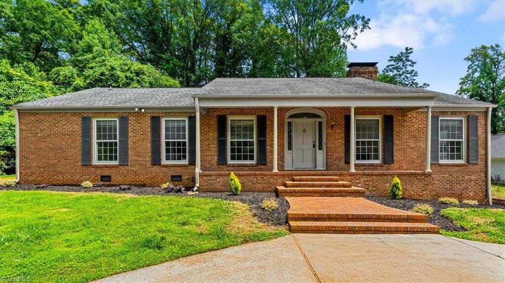Property Photo:  308 Anchor Drive  NC 27410 
