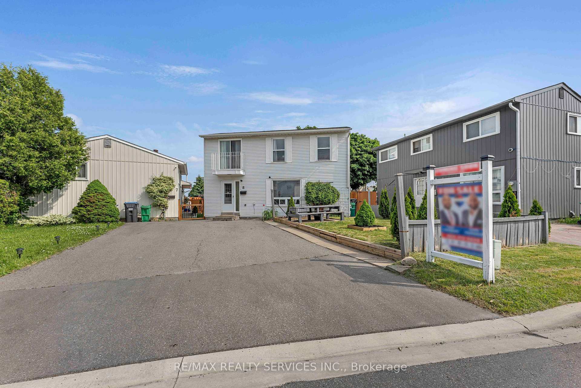 8 Heatherside Court S  Brampton ON L6S 1N9 photo