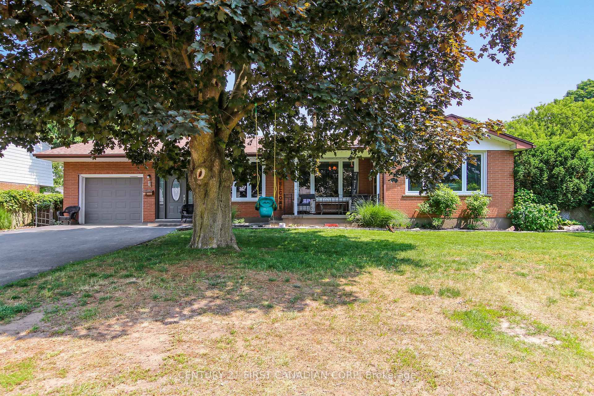Property Photo: 18 Verna Drive ON N4G 2M9