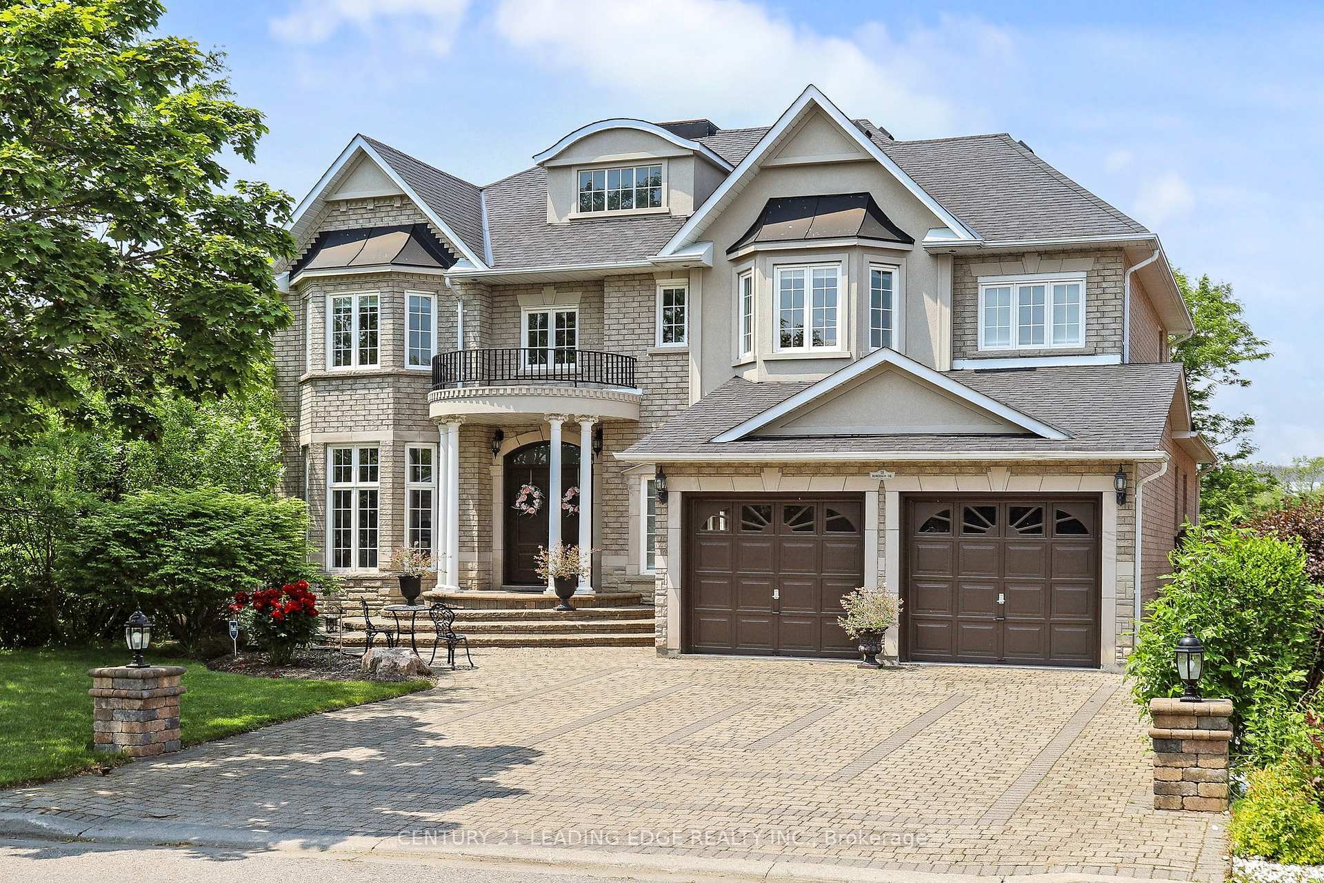 Photo de la propriété: 10 Roberson Drive ON L1T 4K1