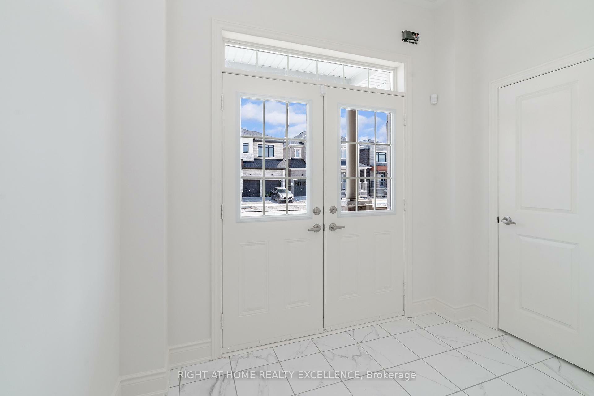 Property Photo: 2210 Cayenne Street ON L1L 0S1