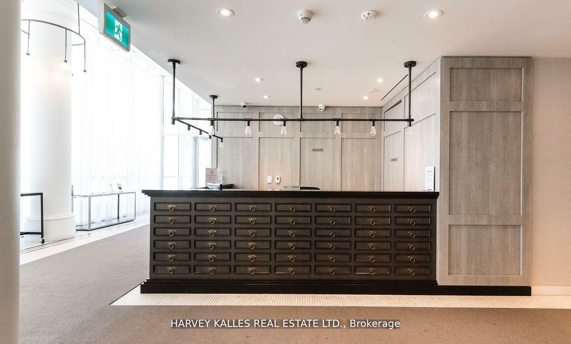 Property Photo: 33 Helendale Avenue 2409 ON M4R 1C5