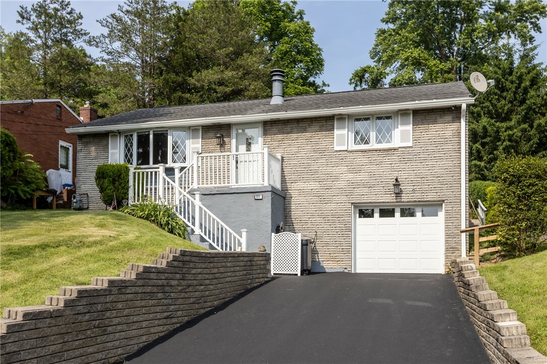 Property Photo: 6315 Helen PA 15129