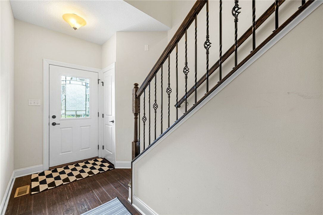 Property Photo: 433 Fairmont Dr PA 15090