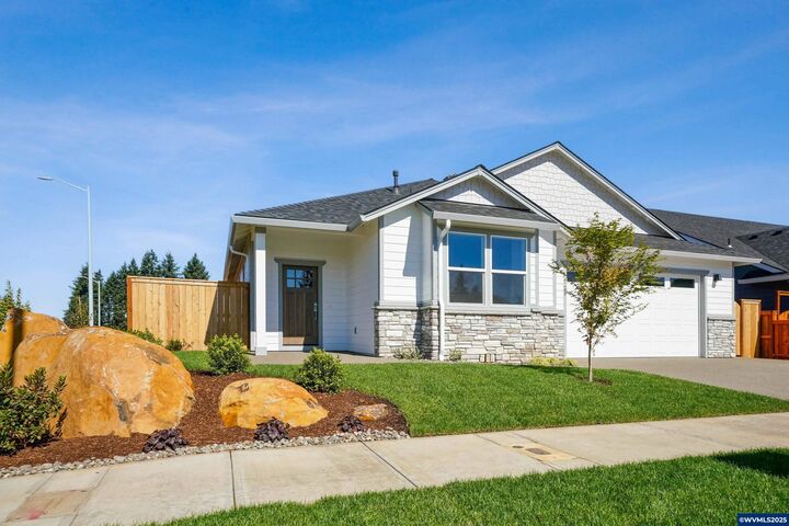 Property Photo: 725 Jordan Elizabeth Av SE OR 97306