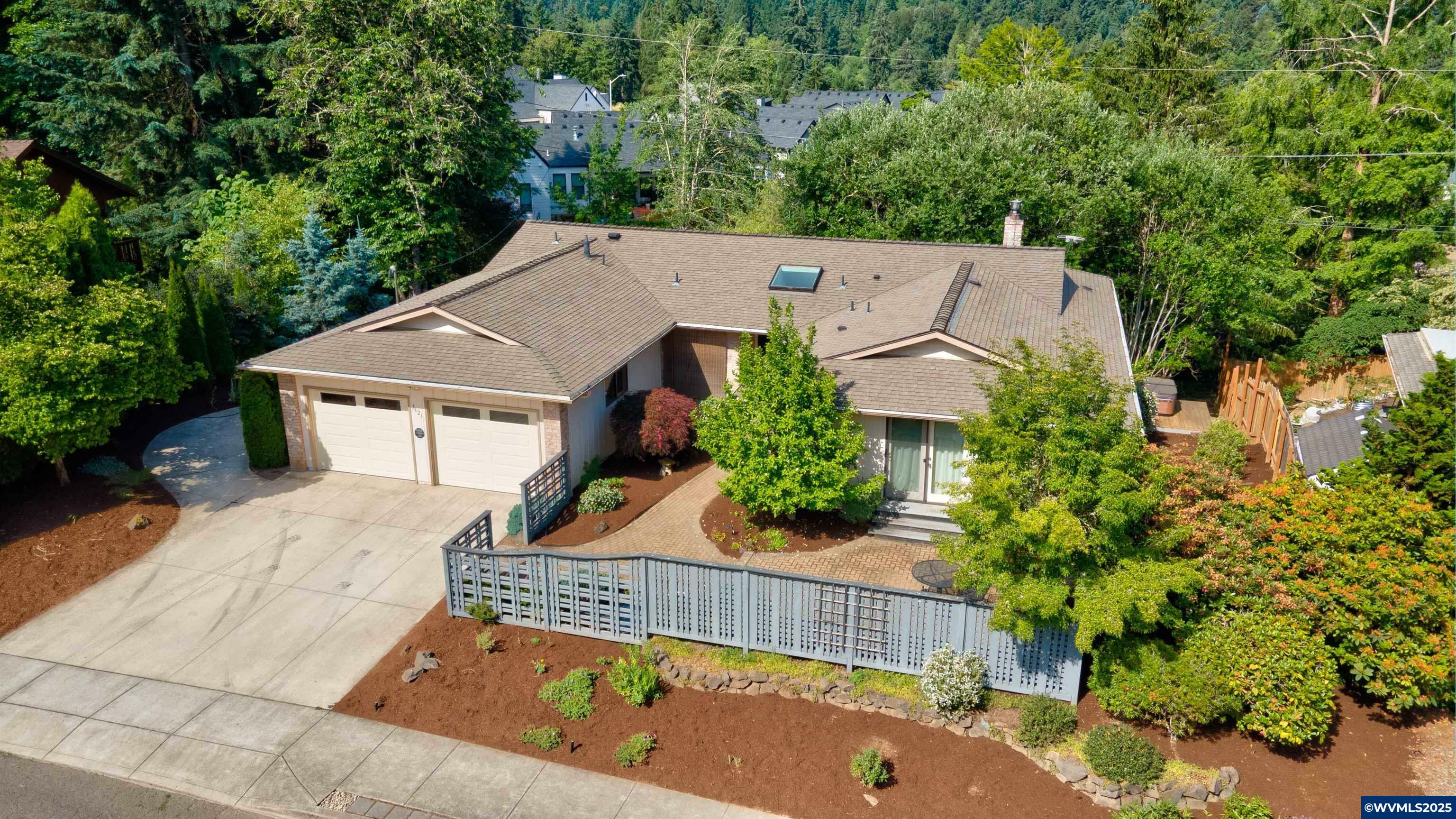 Property Photo: 3621 Elderberry Dr S OR 97302