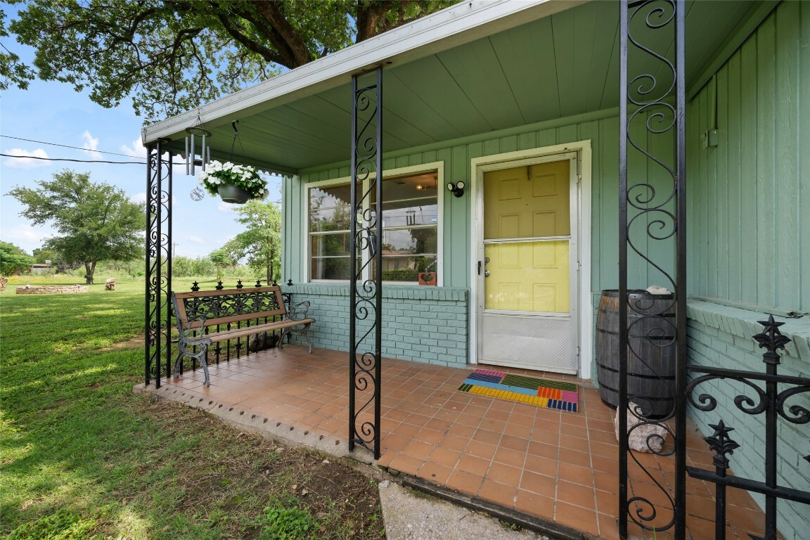 Property Photo: 1418 Kingshill Drive TX 78654